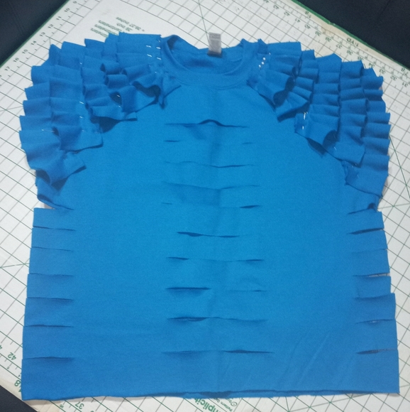 Ladies Ruffle Sweat Shirt - Picture 3 of 6